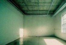 ห้องโดนแดดบ่าย ทำไมแอร์ไม่เย็น? จุดบอดที่คนส่วนใหญ่พลาดตอนคำนวณ BTU ห้องโดนแดดบ่าย ทำไมแอร์ไม่เย็น? จุดบอดที่คนส่วนใหญ่พลาดตอนคำนวณ BTU